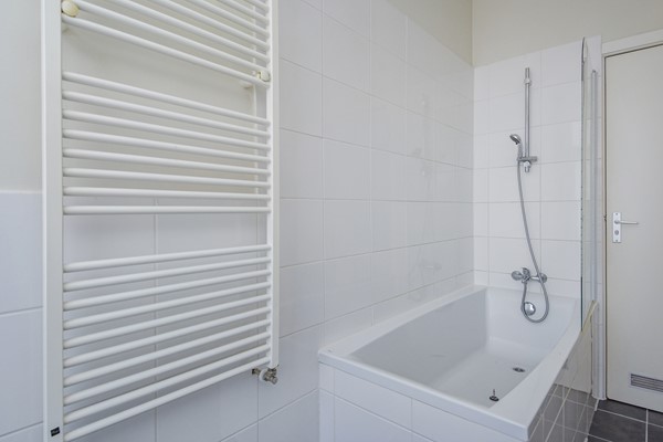Medium property photo - Linnaeusstraat 158, 2522 GW Den Haag